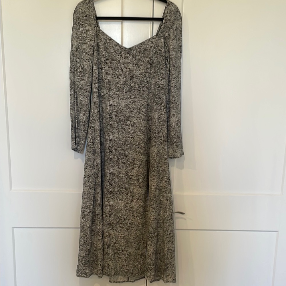 Elegant Black and White Wayf Women's Dress